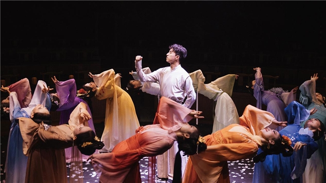 北京首家红楼梦主题沉浸式餐秀「宴外宴」盛大开园:入梦红楼,不负初见,引领餐饮文化新势能!(图11) 北京首家红楼梦主题沉浸式餐秀「宴外宴」盛大开园:入梦红楼,不负初见,引领餐饮文化新势能!(图11)