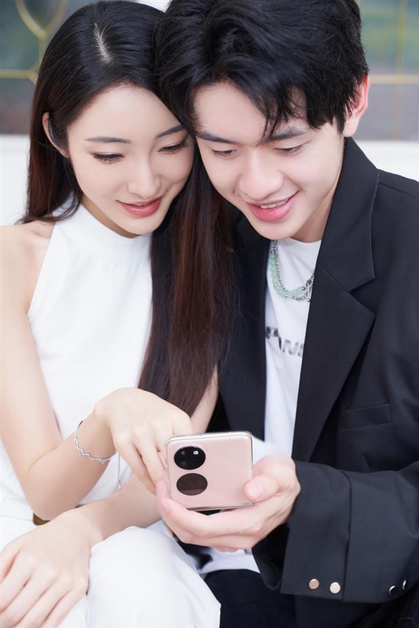 男友／女友一起换机！今年520送华为Pocket S小折叠“泰裤辣”(图6)