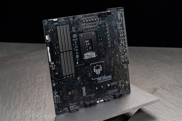 巅峰来袭 打破桎梏！Computex 2023华硕全新“无线”整机方案与旗舰显卡亮相(图11)